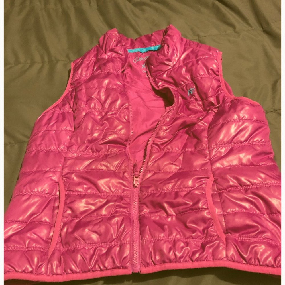 Aero girls fusia puffer vest. XL